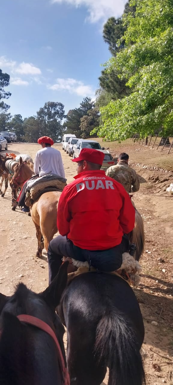 Las urnas llegaron a caballo al Cerro Champaquí.