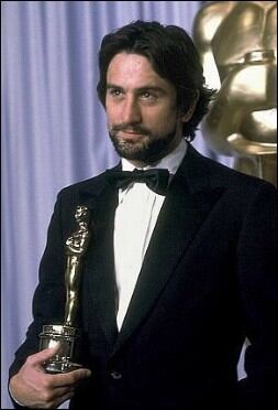 Robert De Niro con su primer Premio Oscar.