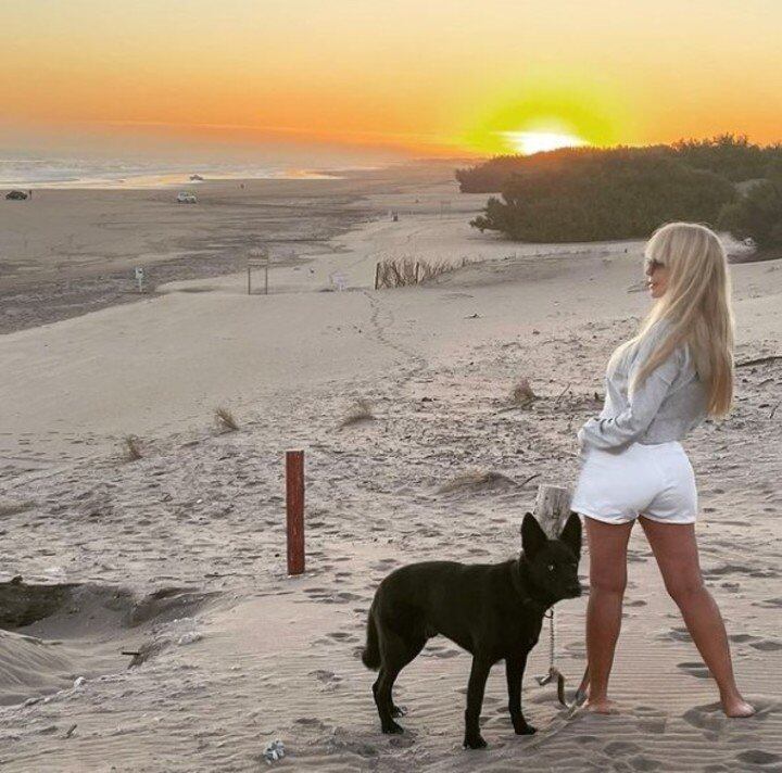 Graciela Alfano y su perro Beni