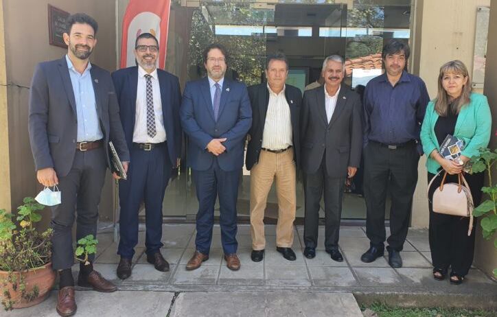 El director nacional de INDEC, Marco Lavagna, junto a autoridades que asistieron a la presentación del Indicador Sintético de Actividad Económica (ISAE) en la UNJu.