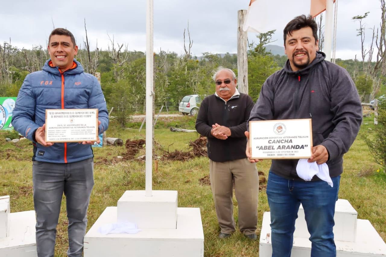 Inauguraron en Tolhuin la cancha de fútbol “Abel Aranda”