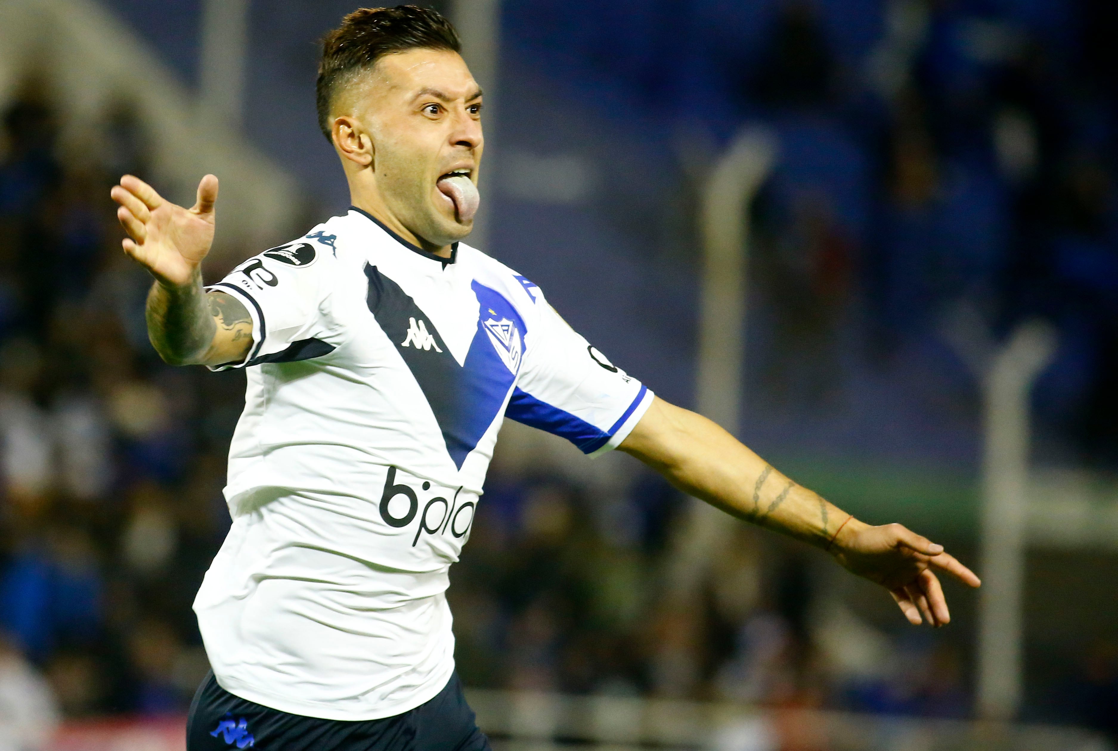 Janson, el goleador de la noche, marcó el segundo para Vélez ante Talleres. (Fotobaires)