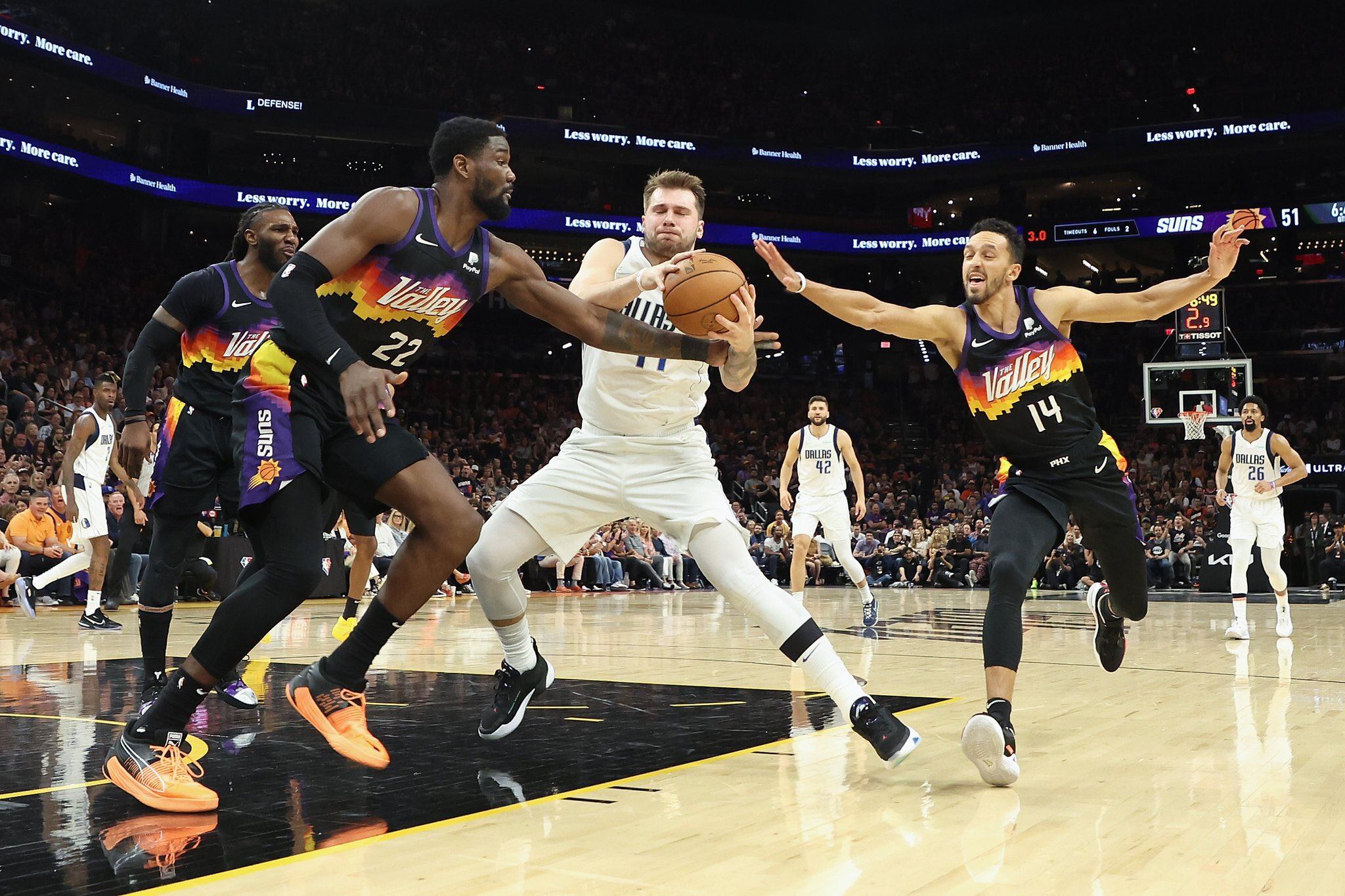 Phoenix Suns está arriba por 2 a 0 en la serie sobre los Dallas Mavericks.