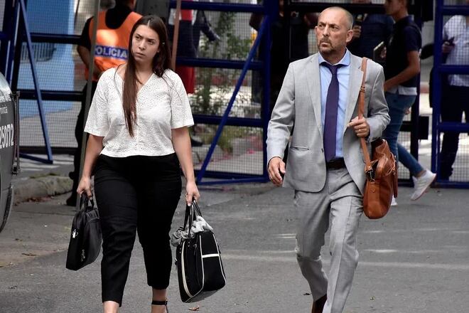 La defensa de los ocho acusados. Hugo Tomei junto a Emilia Pertossi. (El Destape)