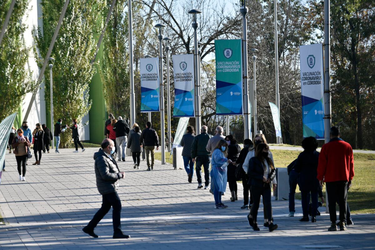 Piden urgente vacunación contra el COVID-19 para empleados municipales de Córdoba