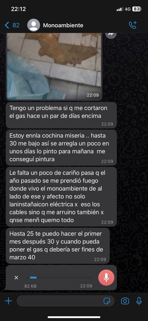 La conversación entre la joven y el propietario del monoambiente.