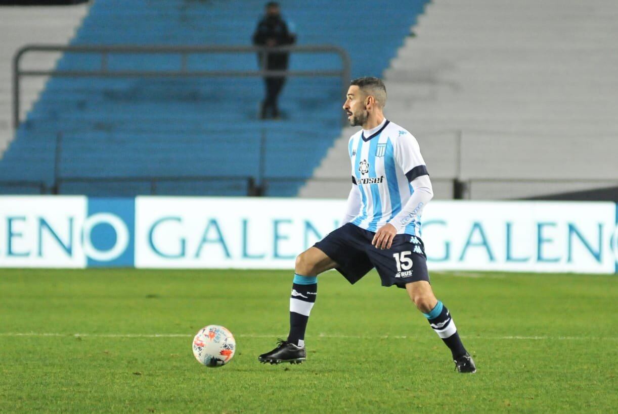 Lisandro López en acción en el partido entre Racing y Gimnasia La Plata por Liga Profesional 2021. (Prensa Racing).