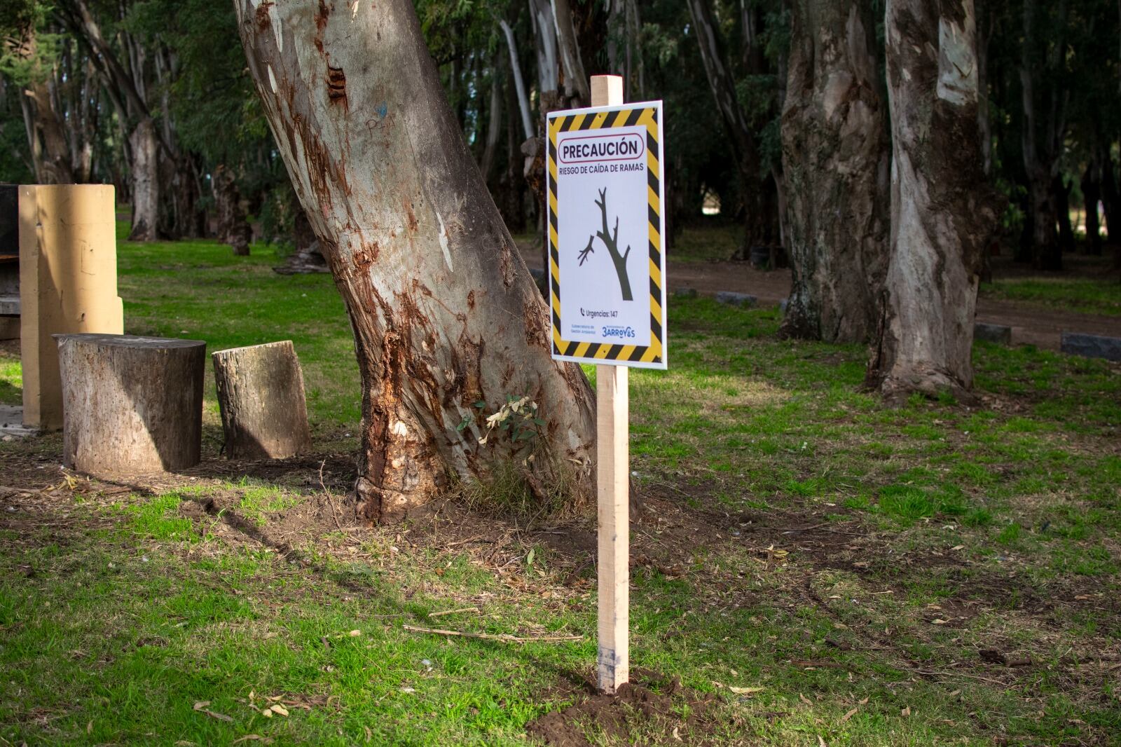 Colocan Cartelería en el Parque Cabañas de Tres Arroyos