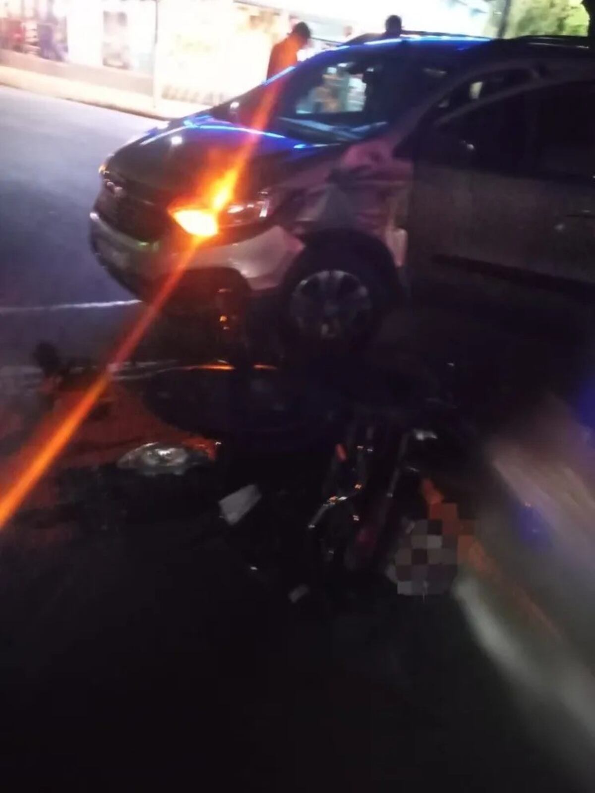 Intentando escapar de la policía dos menores resultaron heridos en un siniestro vial