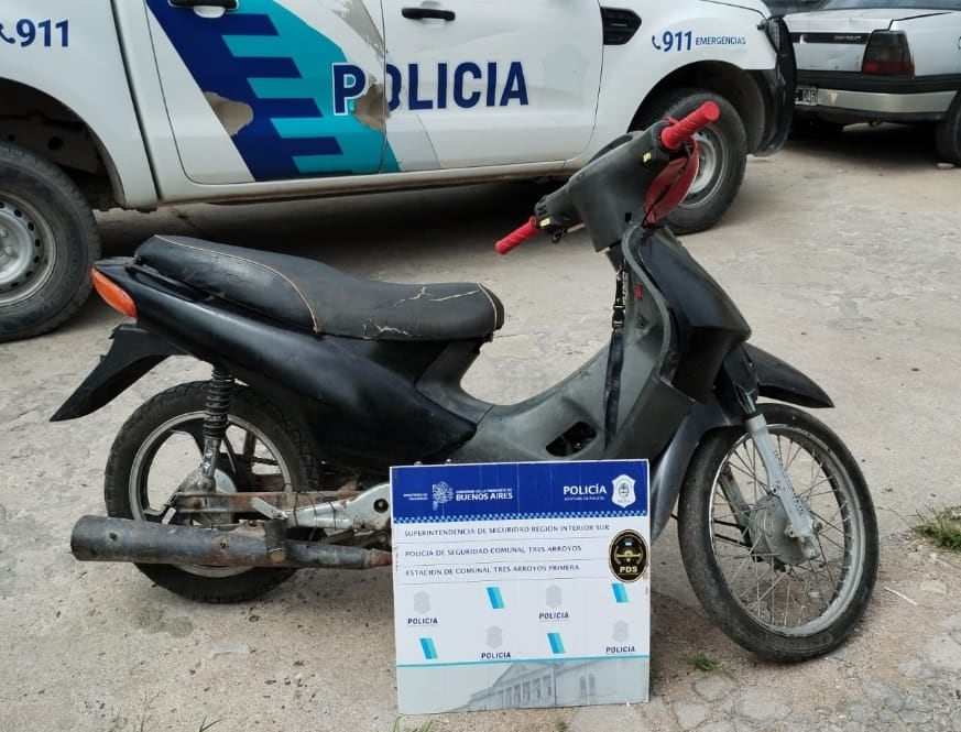 Secuestran elementos comprados por dos menores con una tarjeta y dinero robado