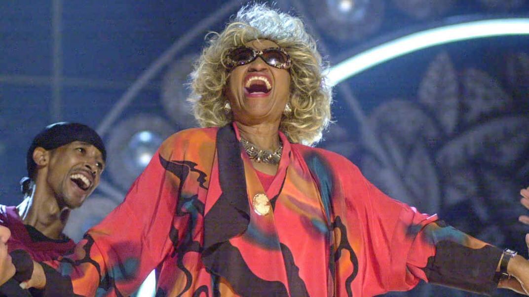 Celia Cruz, la hincha de Instituto más famosa del mundo (Foto: AP).