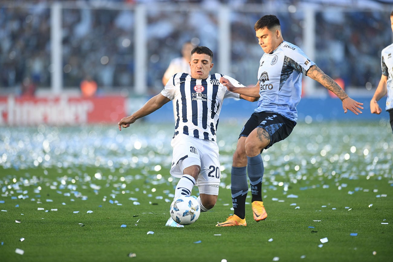 La hinchada de Talleres llenó el kémpes en el clásico ante Belgrano (Ramiro Pereyra /La Voz)