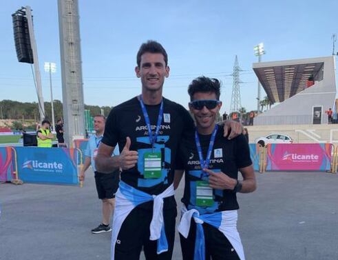 Antonio Poblete publicó en su perfil de Facebook "Junto a con un grande del atletismo a nivel mundial !! Gracias @gerchiara por esa humildad que trasmitís !.