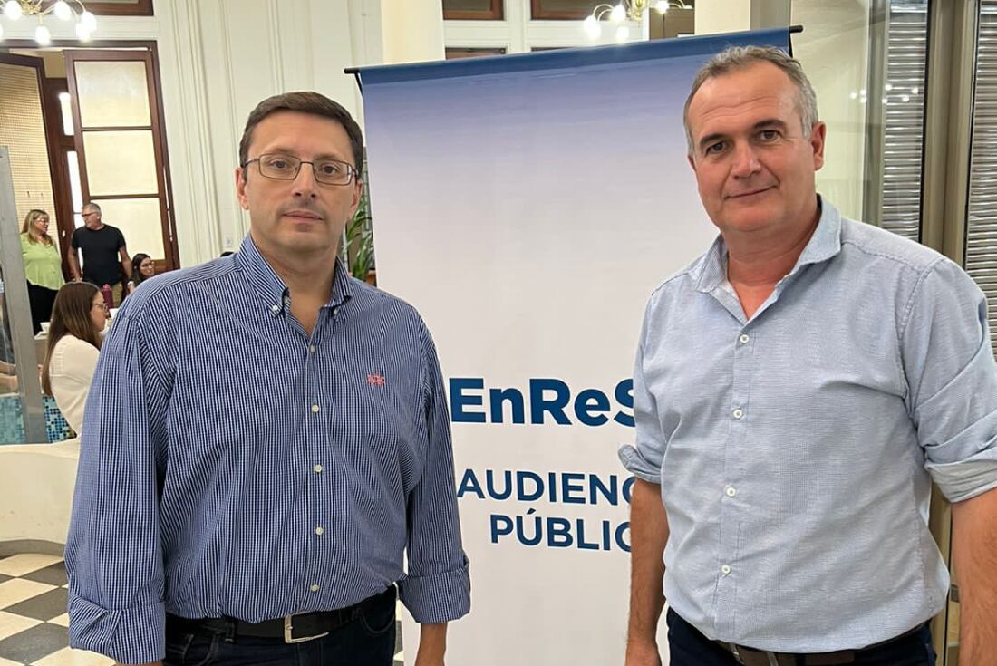 Lisandro Mársico y Ceferino Mondino, en la audiencia organizada por el ENRESS por el aumento de ASSA