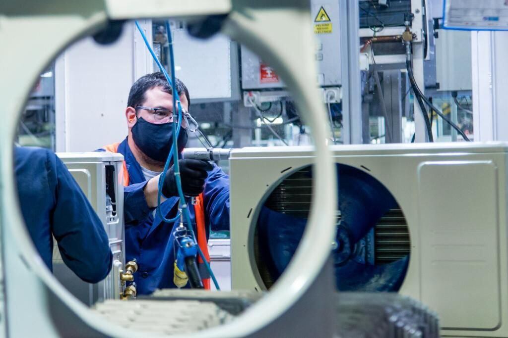 El objetivo es que los residentes como  turistas tengan la posibilidad de ver desde adentro el trabajo que se lleva adelante en las plantas 3, 5 y 6 de la empresa Newsan.