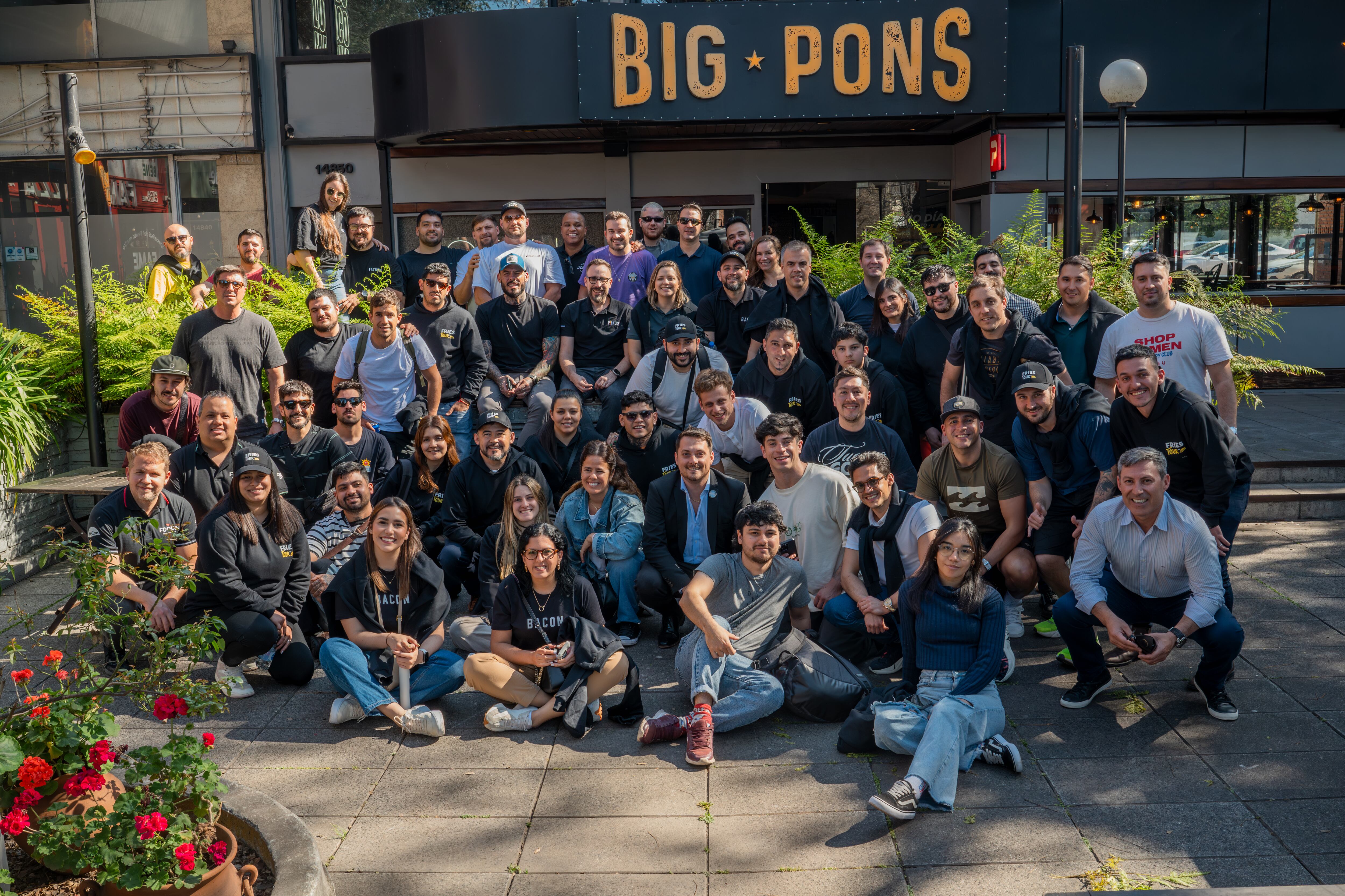 La relevancia de eventos como Burger Palusa radica en su capacidad para unir a la comunidad gastronómica y celebrar la diversidad de la cocina local.