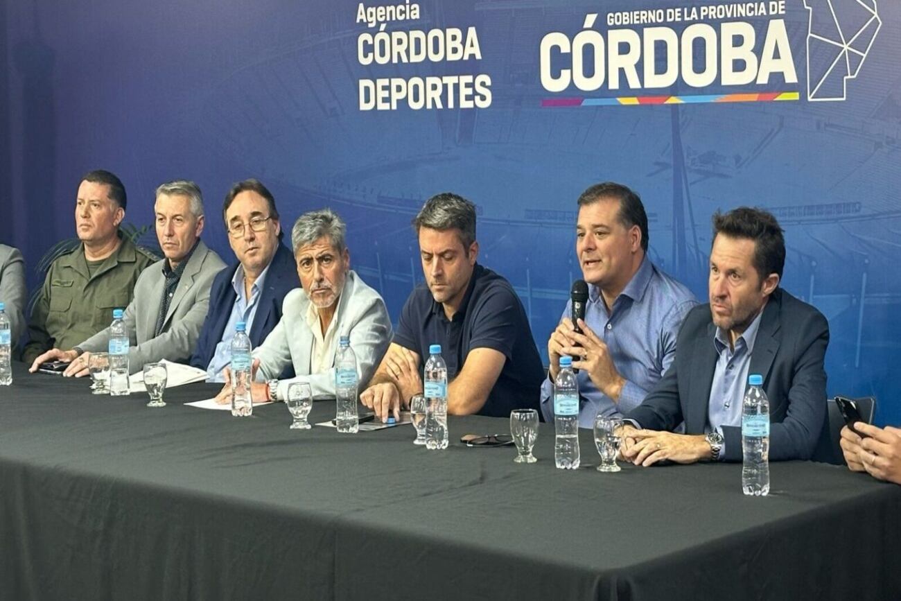 Capitani participó de la conferencia de prensa que brindaron -entre otras autoridades- el ministro de Seguridad, Juan Pablo Quinteros; y el presidente de la Agencia Córdoba Deportes, Agustín Calleri.(Foto: Agencia Córdoba Turismo)