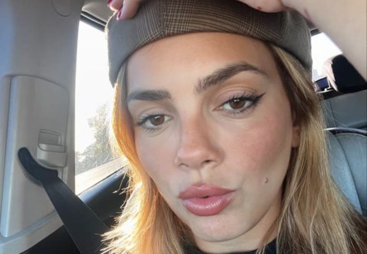 Natalie Pérez subió la temperatura con un microshort y casi muestra de más
