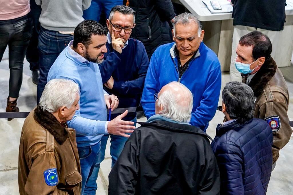 Walter Vuoto conversó con los Excombatientes para consensuar la redacción del texto del artículo 23 de la Carta Orgánica.