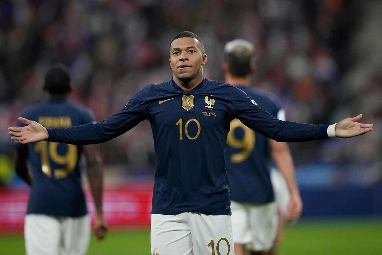 FIFA sanciona a la Federación de Francia porque otra vez Mbappé se negó a hablar en conferencia. (Foto: Marca)