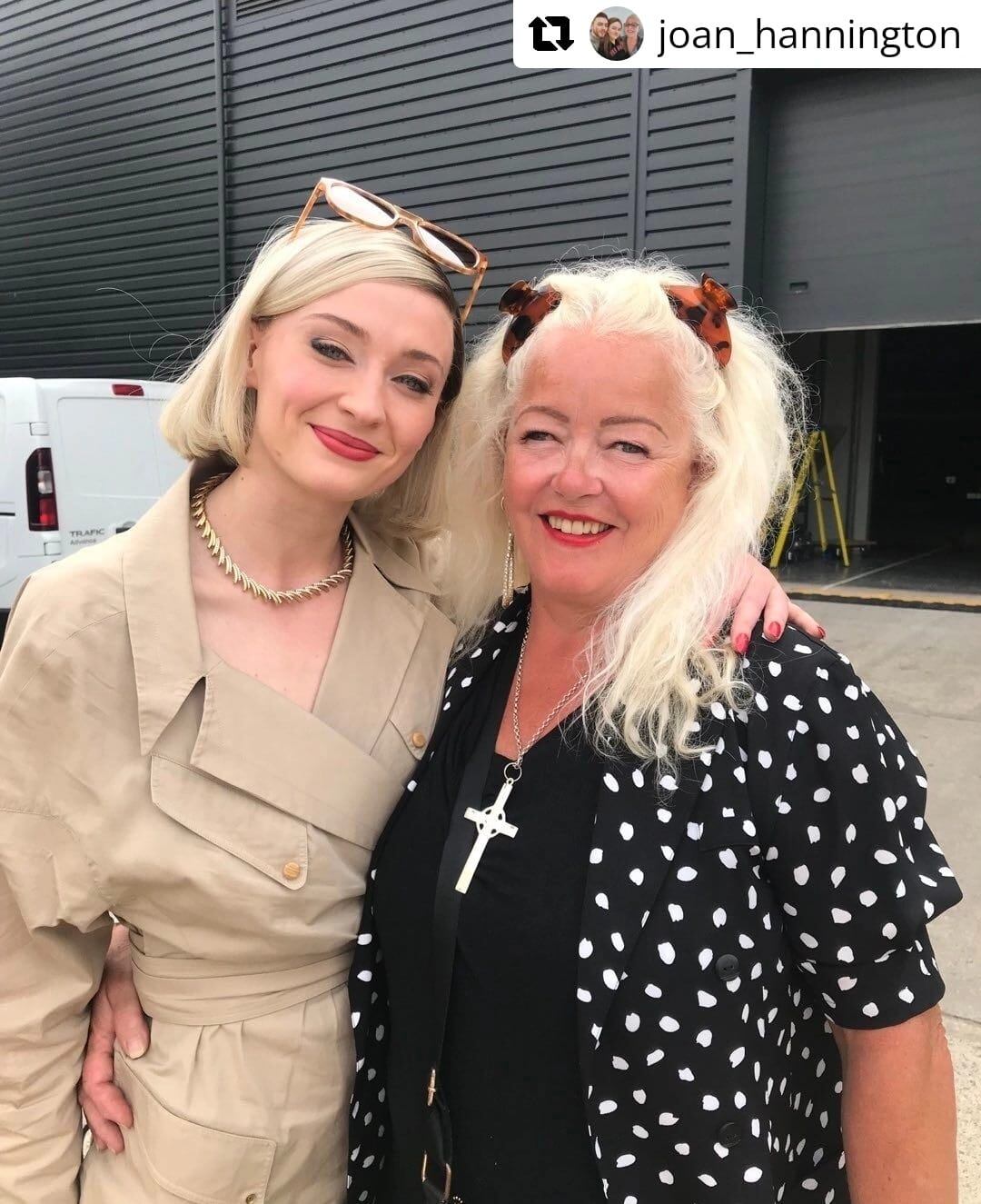 Sophie Turner y Joan Hannington