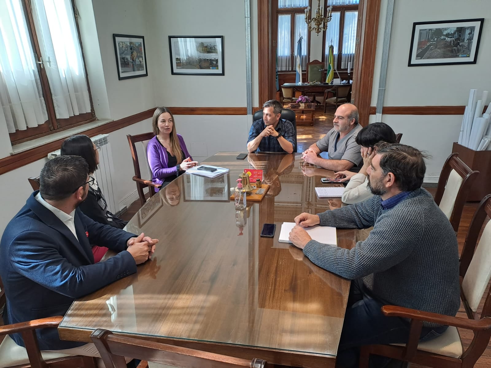 Reunión con autoridades de la Universidad de Río Negro en la Municipalidad de Tres Arroyos