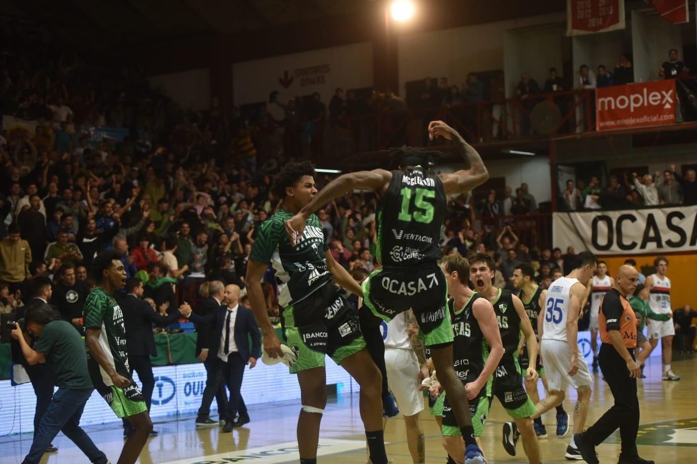 Atenas festejó ante San Lorenzo en el Cerutti. (Facundo Luque / La Voz)