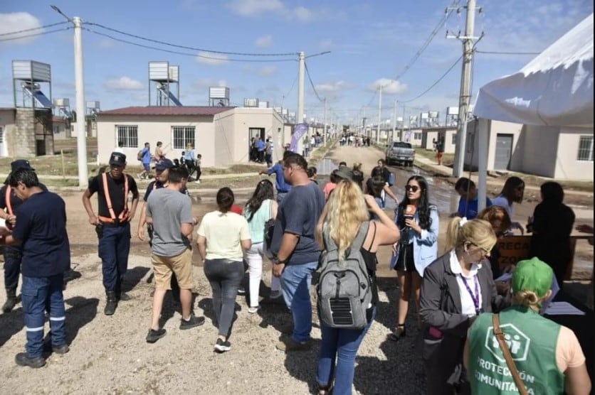 Entrega de viviendas en Villa Mercedes, encabezada por el presidente Alberto Fernández y el gobernador Alberto Rodríguez Saá