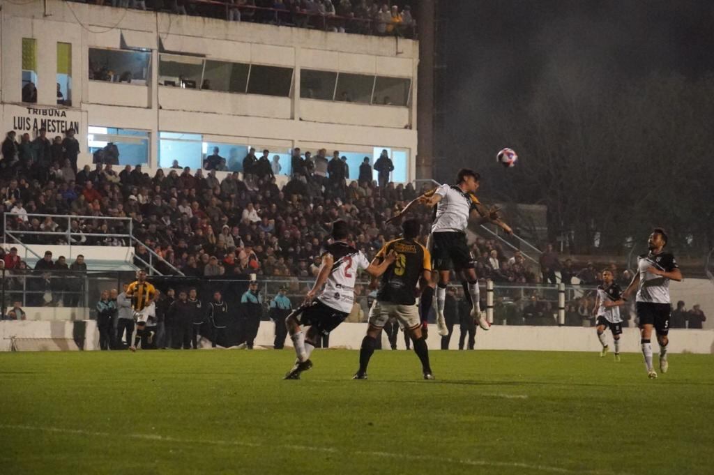 Gimnasia le ganó a Santamarina de Tandil por la fecha 35 de la Primera Nacional / Prensa Santamarina.