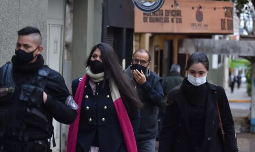 Esta mañana quedó detenida la ex Miss Argentina Rocío Fiorella Santa Cruz.