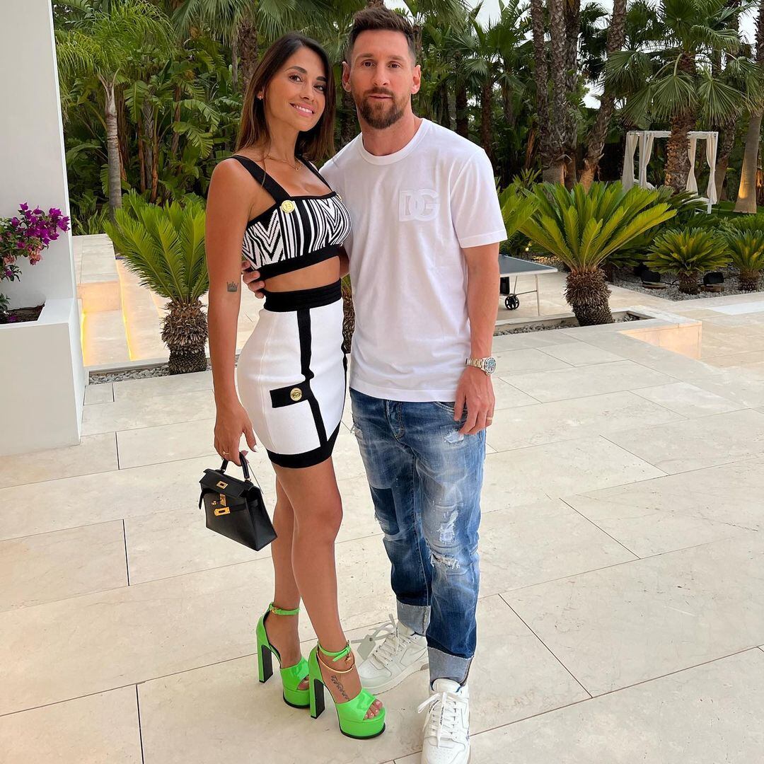 Roccuzzo y Messi durante los festejos de cumpleaños de la Pulga en Ibiza.