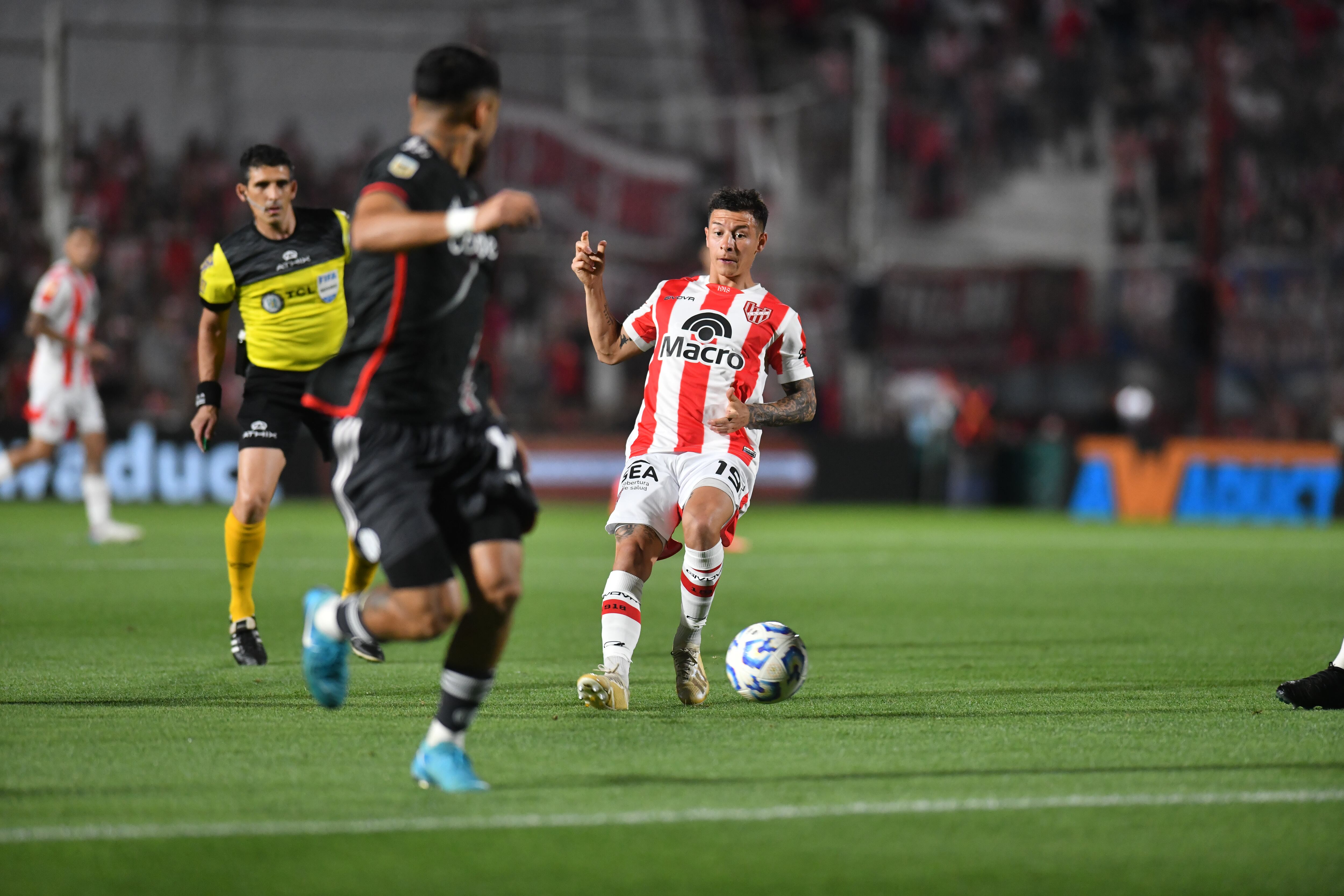 El partido entre Instituto y River se vivió con mucha intensidad y pasión en Alta Córdoba. 