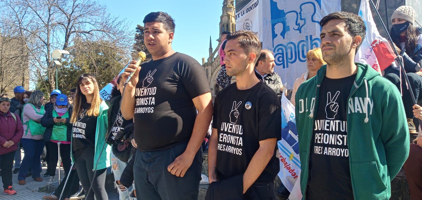 Tres Arroyos marcha en defensa de la democracia y en repudio al atentado contra Cristina Kirchner