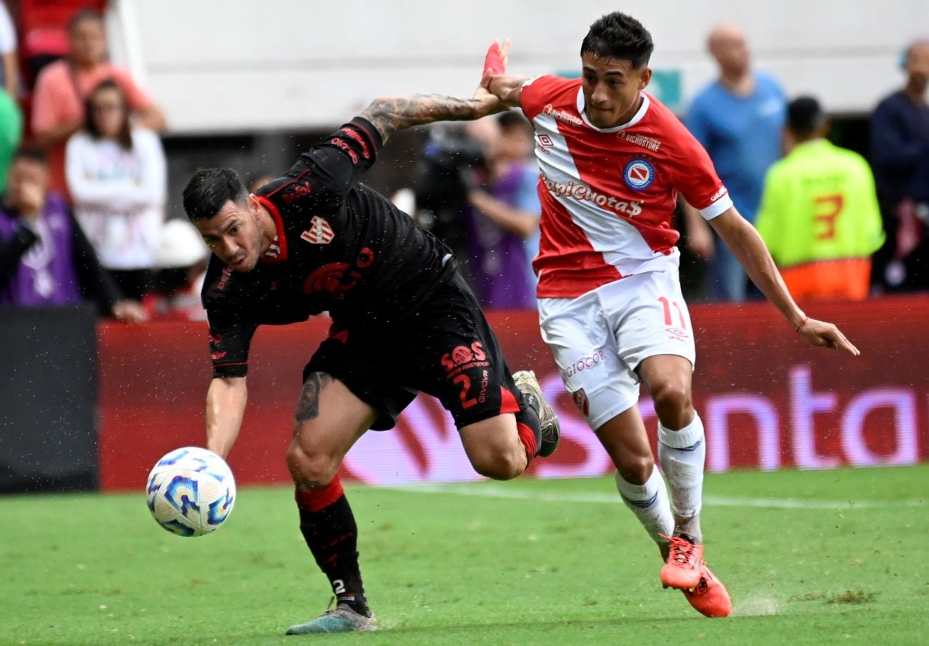 Instituto se mide ante Argentinos Juniors, este domingo, por un encuentro interzonal de la fecha ocho en el Torneo Apertura. (Fotobaires)