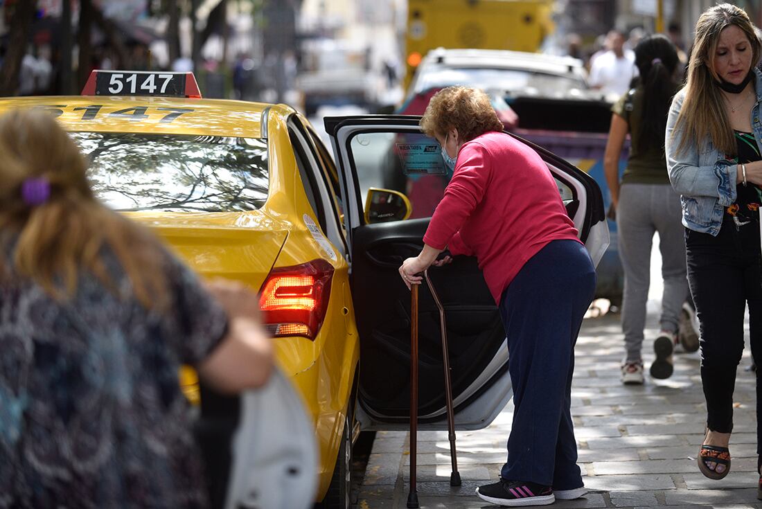 El gobierno nacional aportó detalles sobre el pago extra para 4,6 millones de personas destinatarias de jubilaciones y pensiones. (Ramiro Pereyra/La Voz)