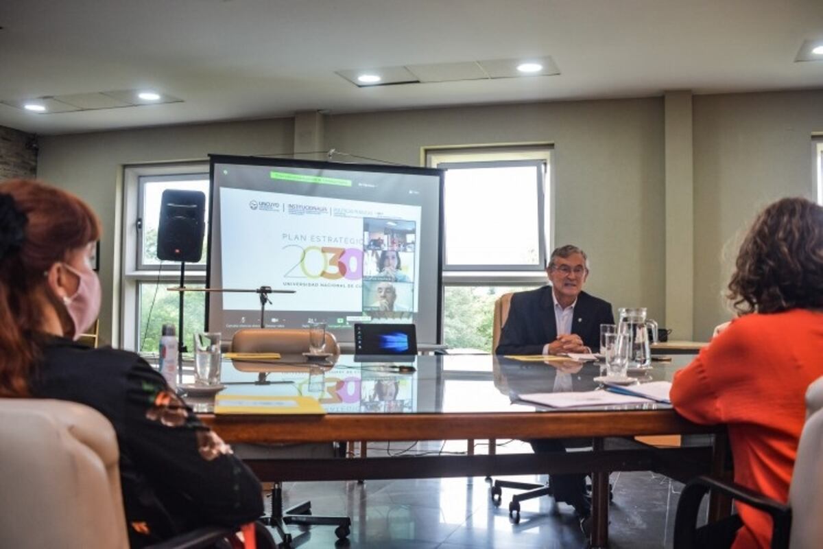 La UNCuyo comenzó a definir su estrategia para los próximos años