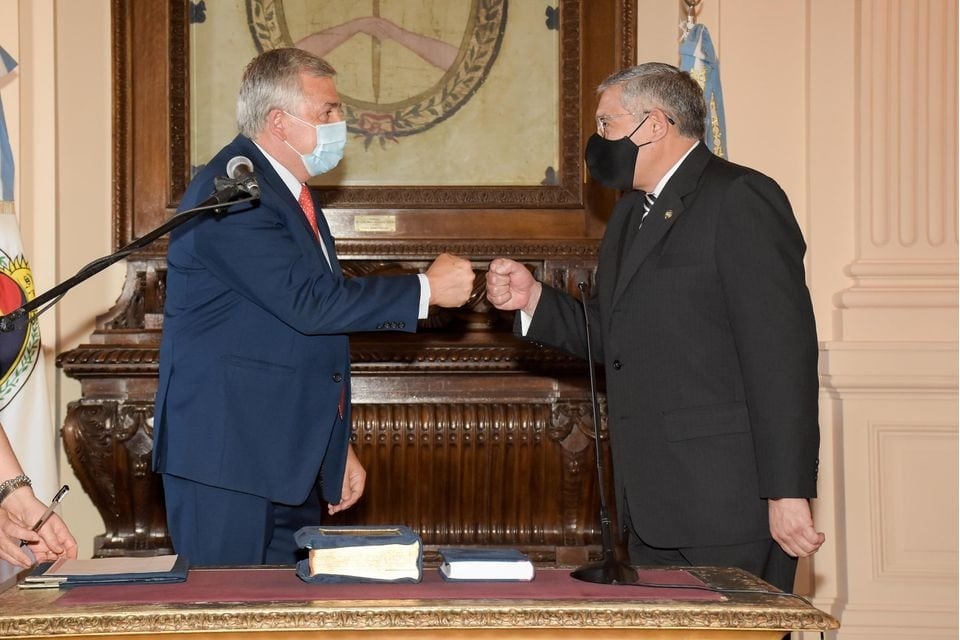 Ratificando su confianza en quien fuera en dos ocasiones jefe de la Policía de Jujuy en los últimos años, el gobernador Morales posesionó a Guillermo Corro al frente del Ministerio de Seguridad.