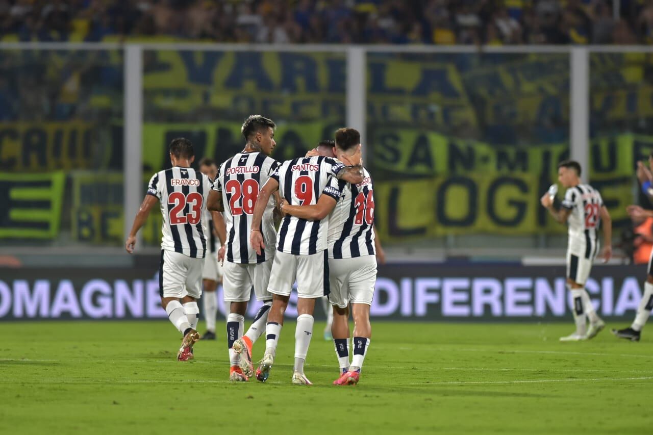 Con gol del delantero uruguayo Michael Santos, Talleres se impone ante Boca en un Kempes repleto. (Facundo Luque / La Voz)