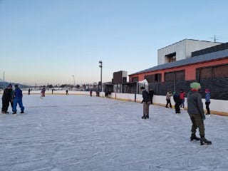 El Municipio efectúa una capacitación de patín sobre hielo