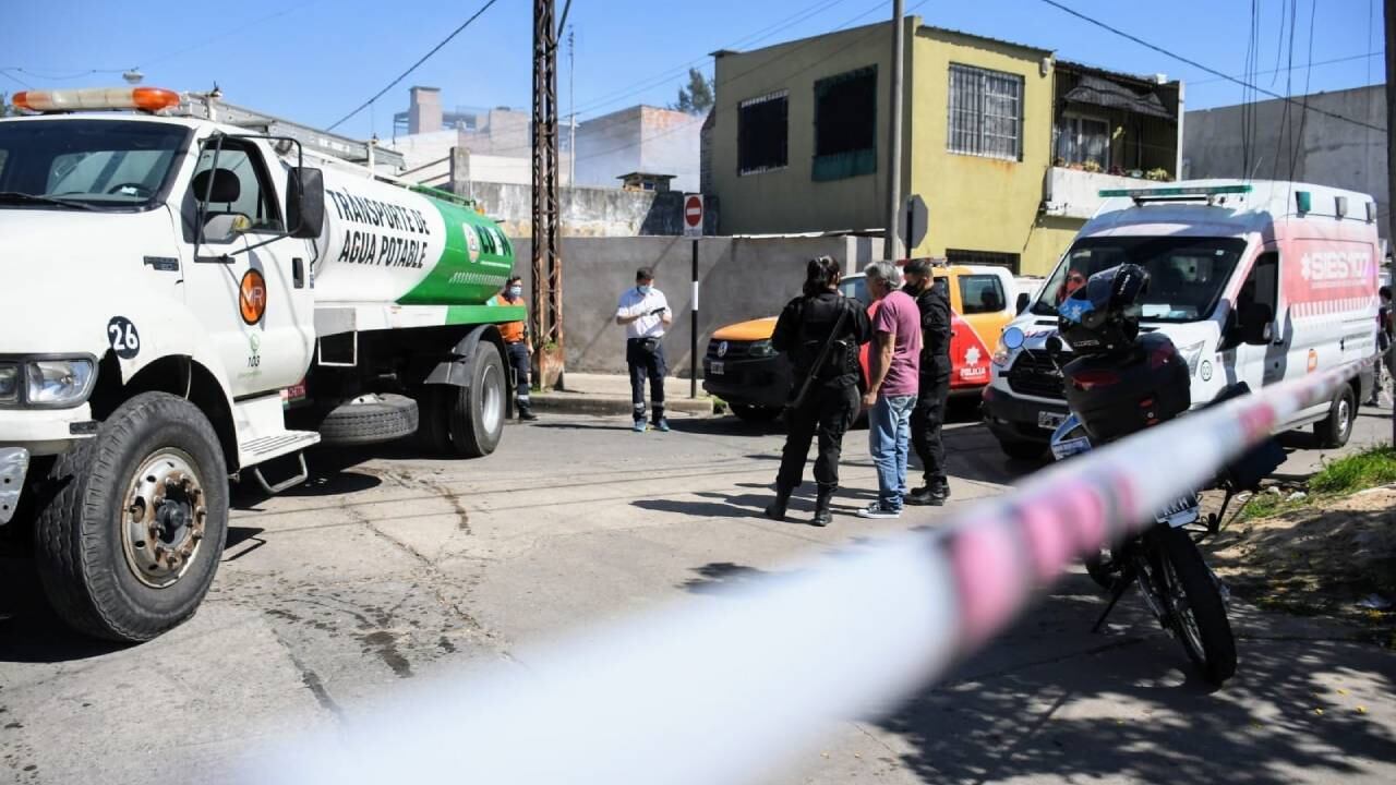 Trágico incendio de una vivienda en zona norte. (@MauroYasprizza)