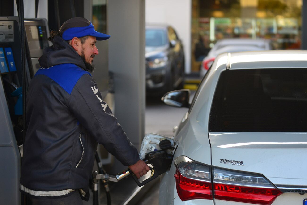 Promociones para ahorrar dinero al cargar nafta en Córdoba.