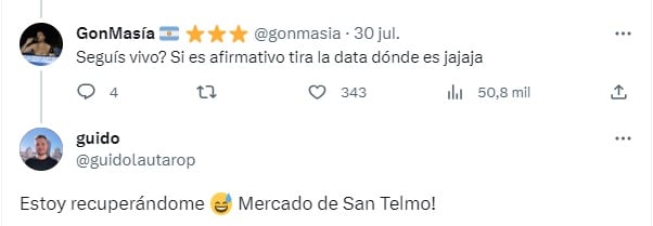 Pidió un choripán en una parrilla de San Telmo, se lo sirvieron entre dos provoletas y fue viral en Twitter