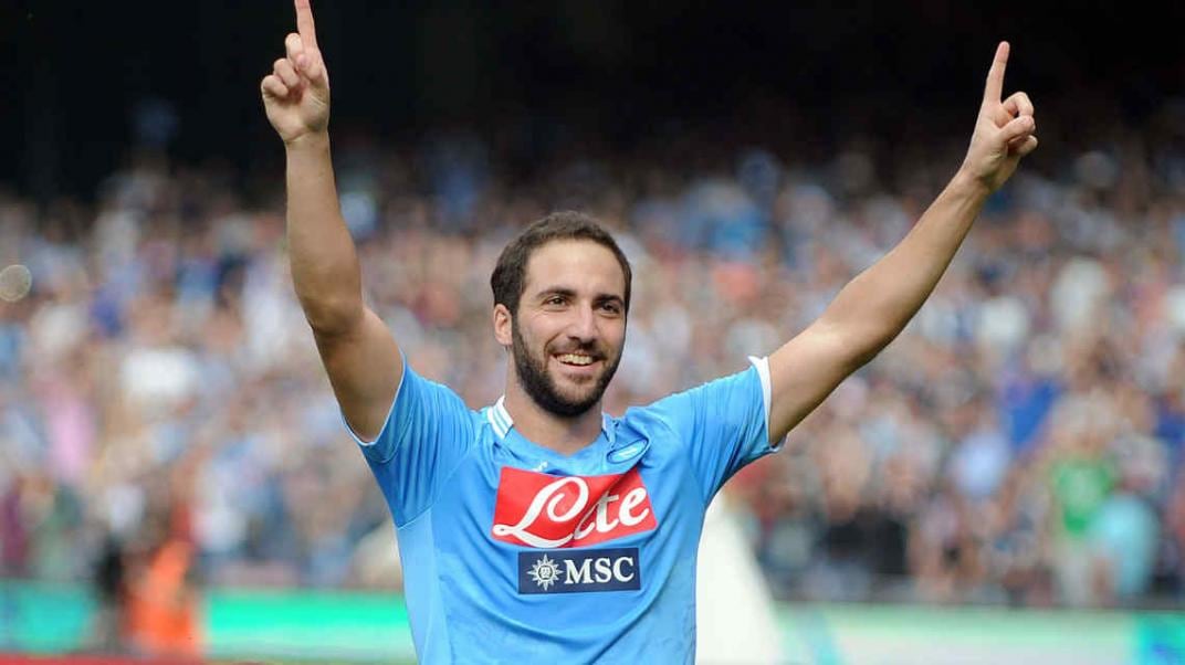 Higuaín pasó del Napoli a la Juventus en 2016