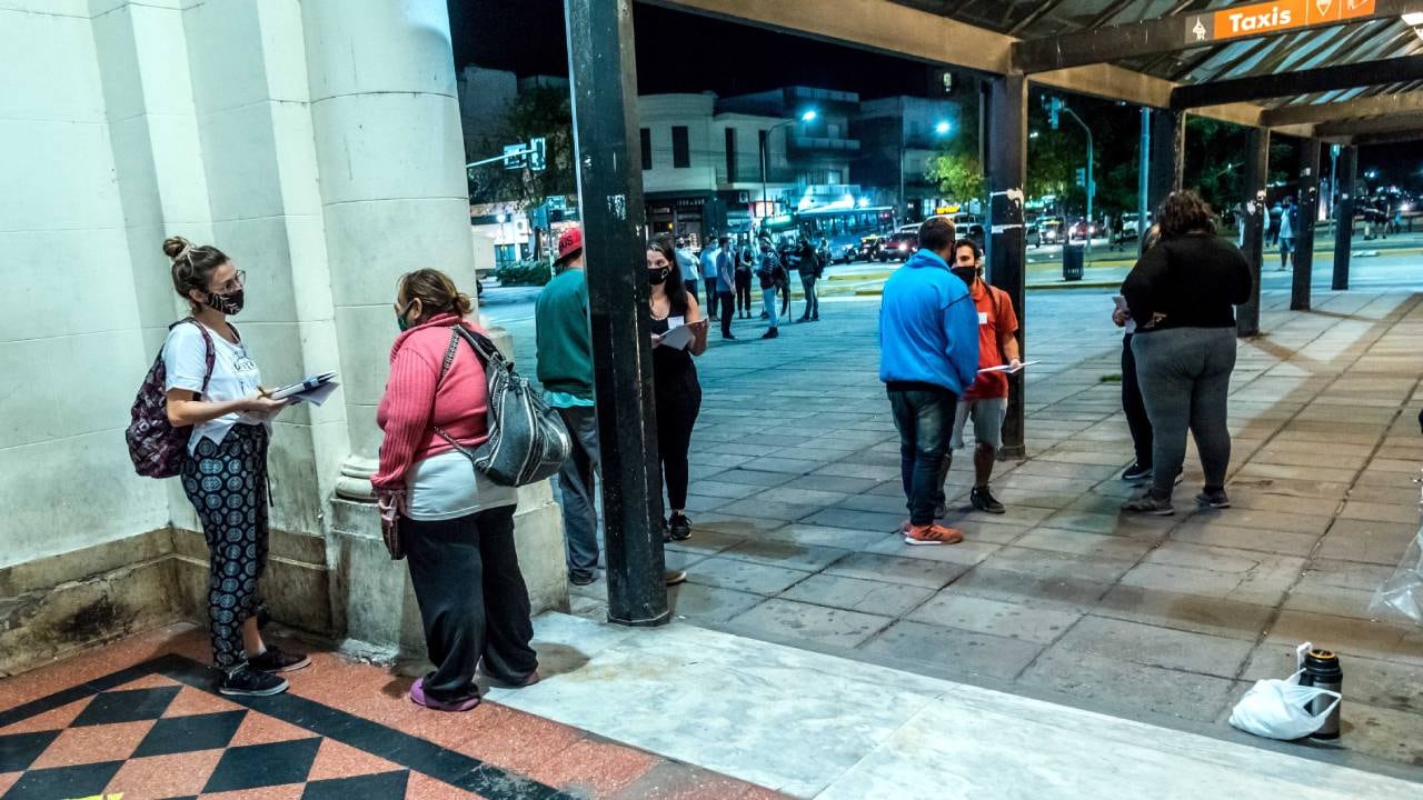 La Terminal de Ómnibus Mariano Moreno es uno de los lugares de uso frecuente para higienizarse.