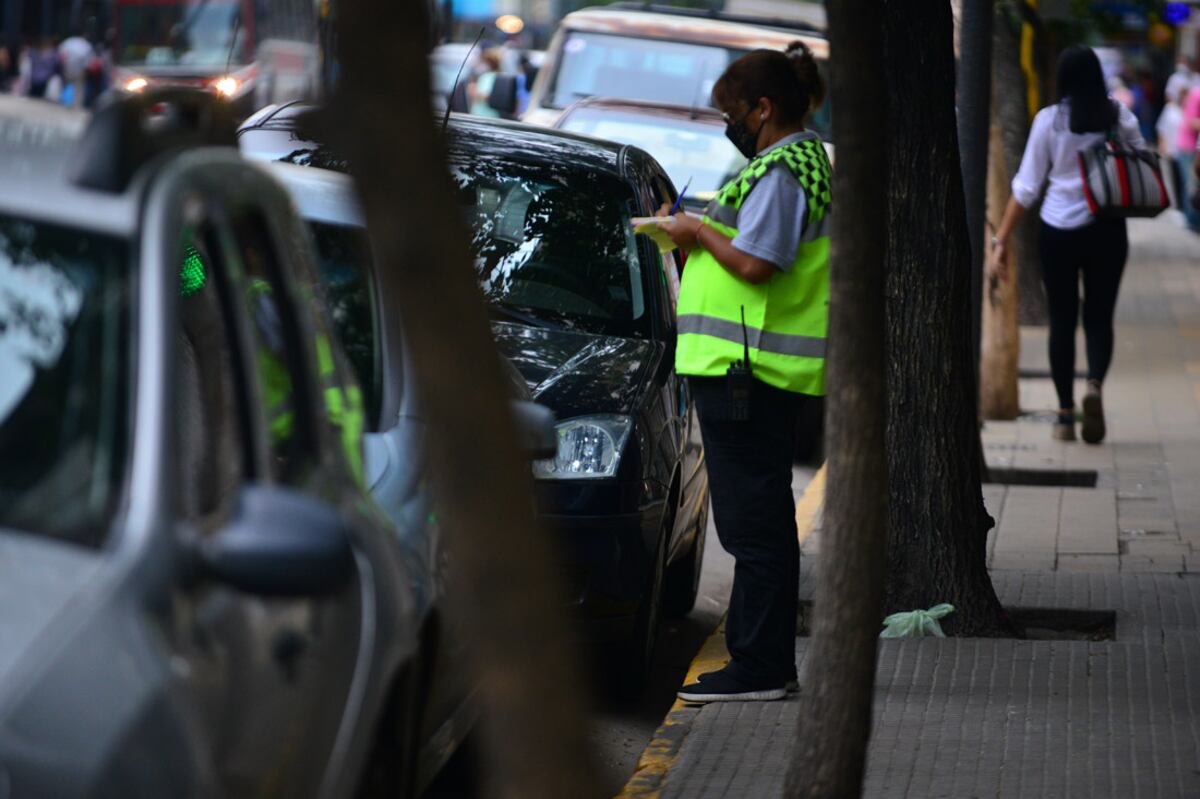 El negocio detrás del acarreo de autos: el “Frente Antigrúas” busca quórum para frenar el servicio