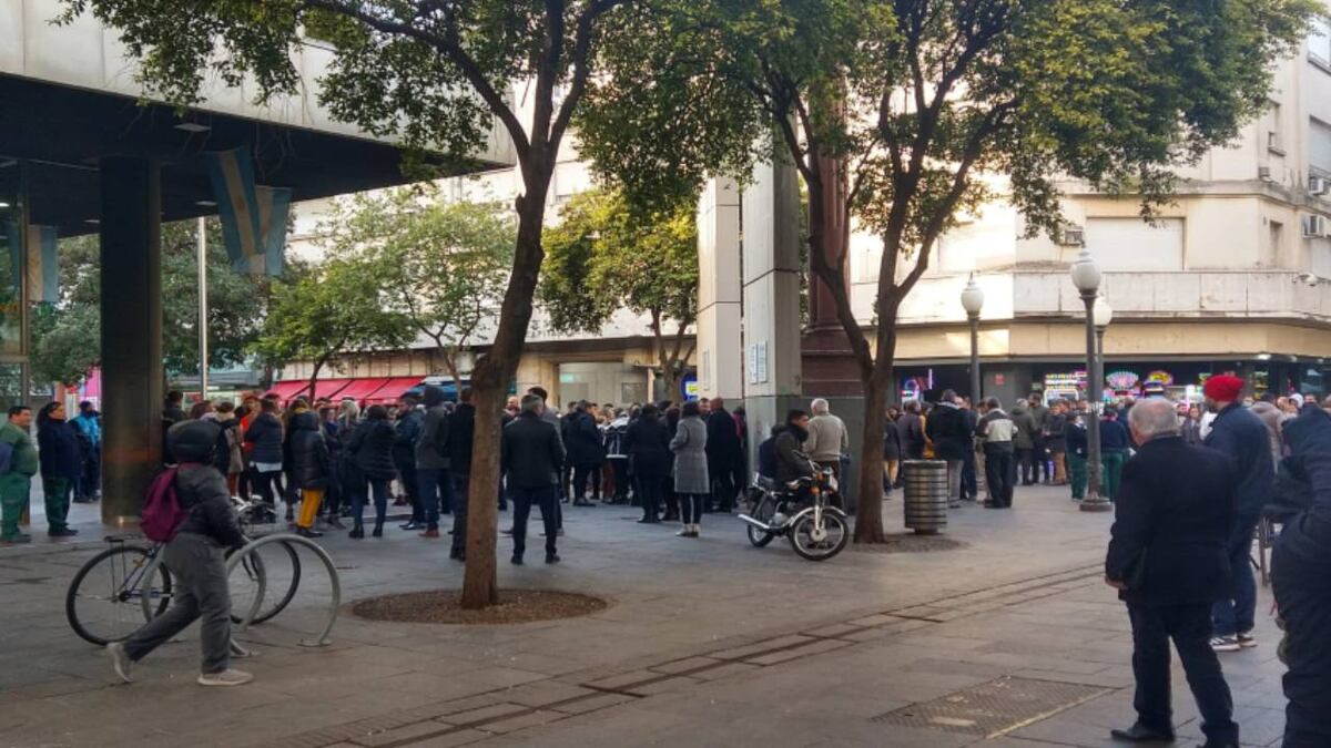 Provocó un caos en el centro rosarino con falsas amenazas de bomba y la detuvieron
