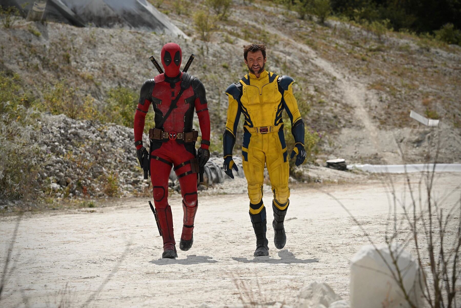 Primera foto oficial de Hugh Jackman con el traje amarillo de Wolverine en Deadpool 3 (Twitter: @DeadpoolMovie)