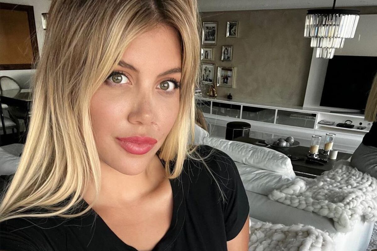 Wanda Nara se llevó todas las miradas al mostrarse con un look de entre casa y sin ropa interior
