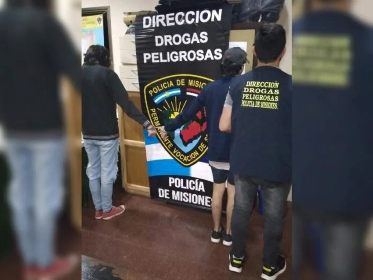 Dos jóvenes detenidos acusados de vender droga en el centro de Posadas