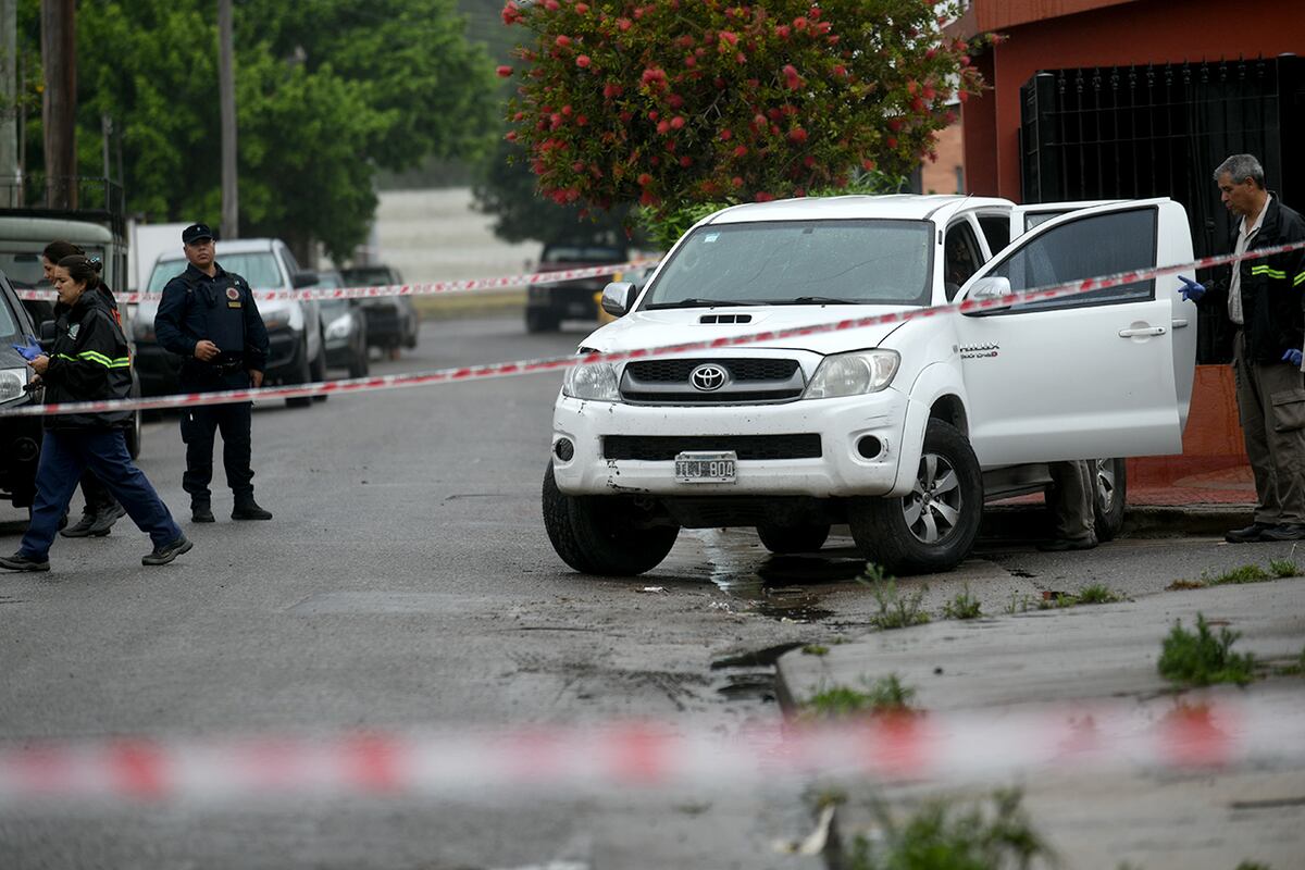 Inseguridad fatal: llevaba a sus hijos al colegio y lo balearon en la cabeza para robarle la camioneta